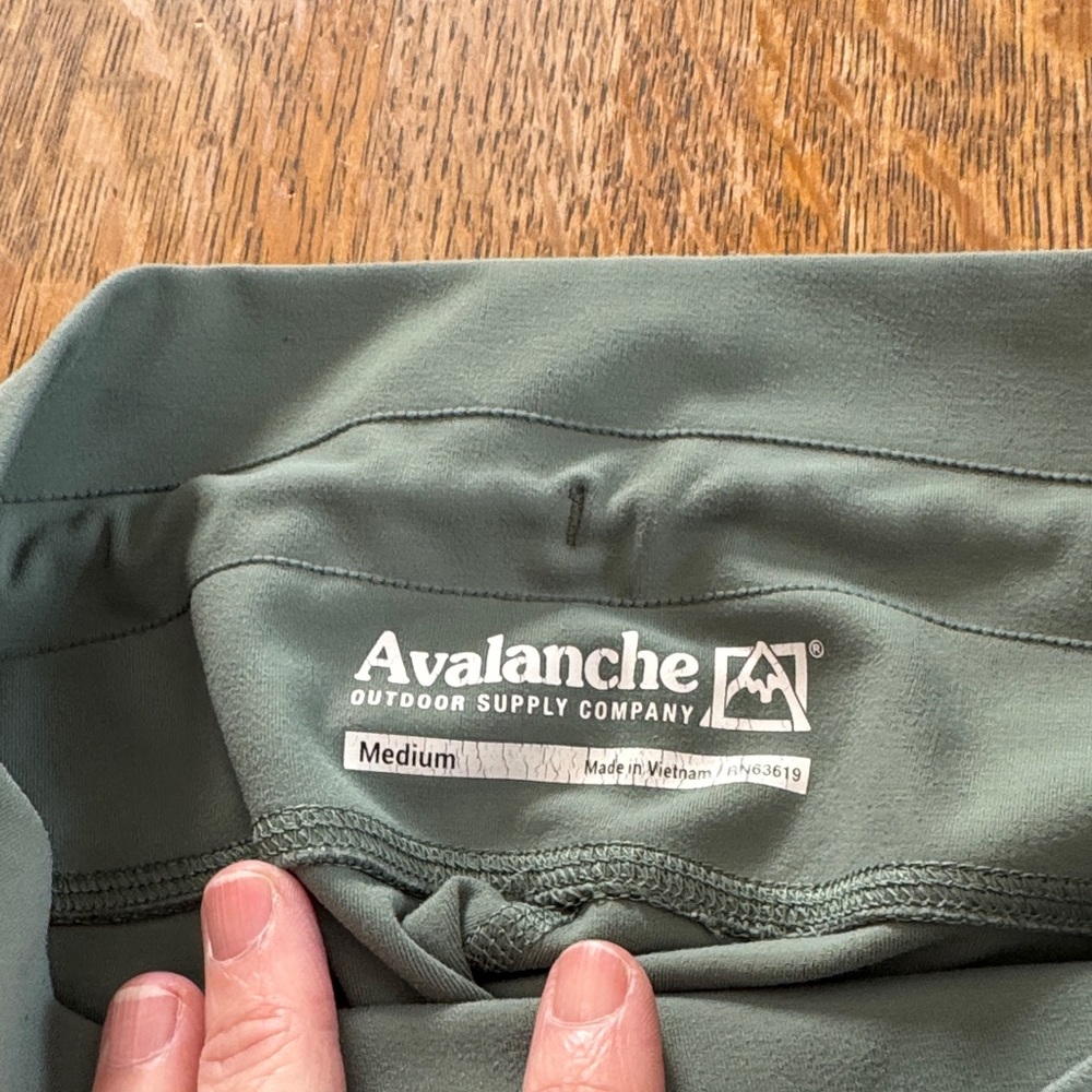 Avalanche Green Leggings - Picture 2 of 3